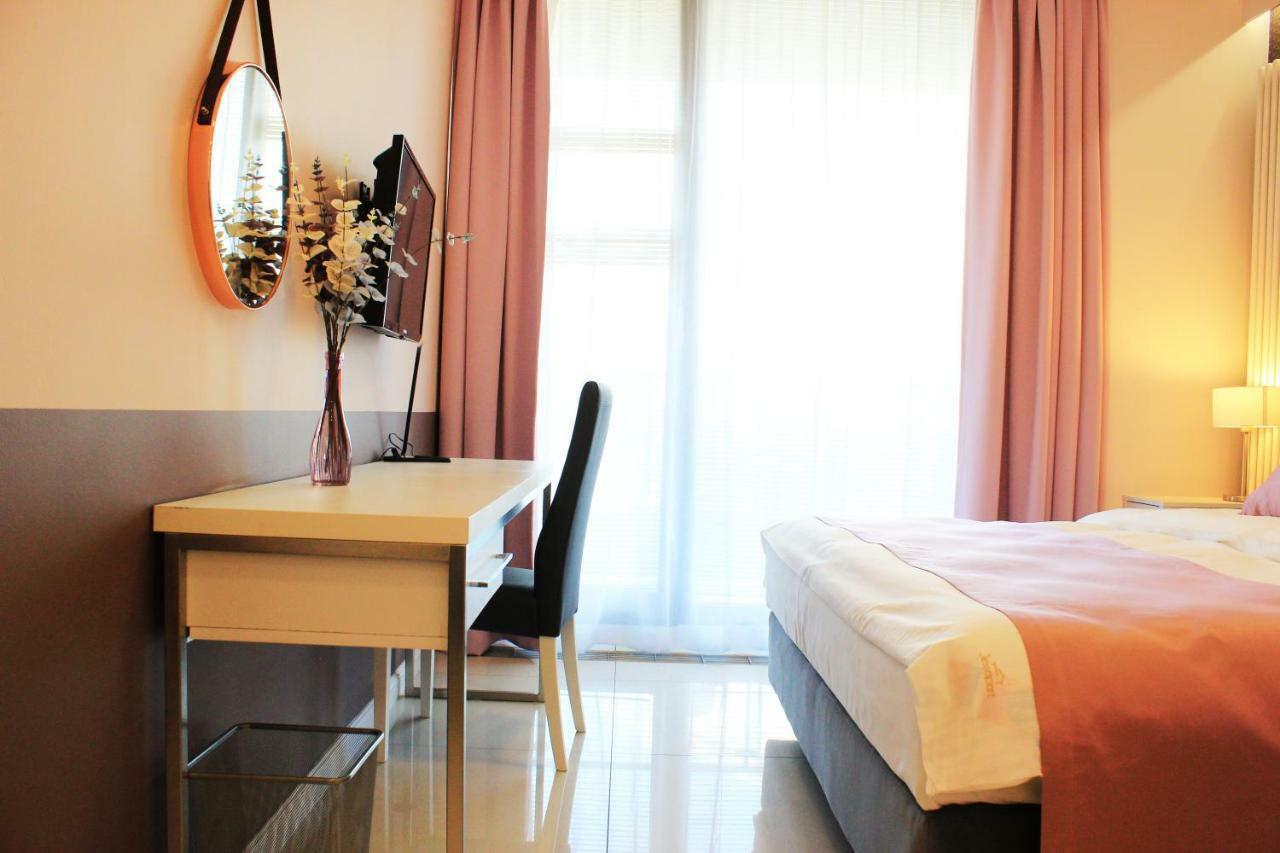 Jessapart - Ochota Apartments Varşovia Exterior foto