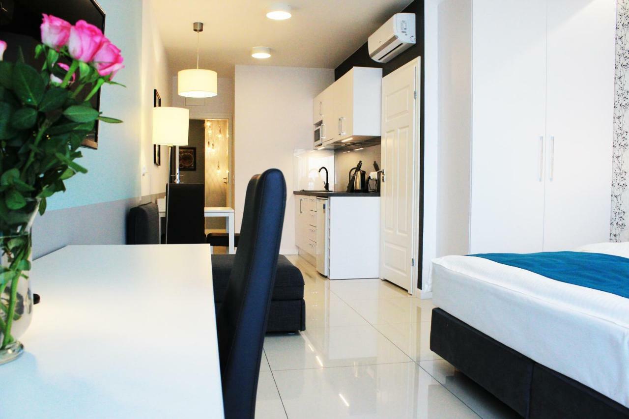 Jessapart - Ochota Apartments Varşovia Exterior foto